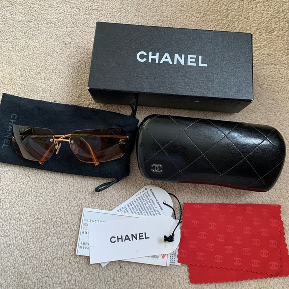 SOLD Vintage Chanel Y2K Rimless Sunglasses - Picture 3 of 13